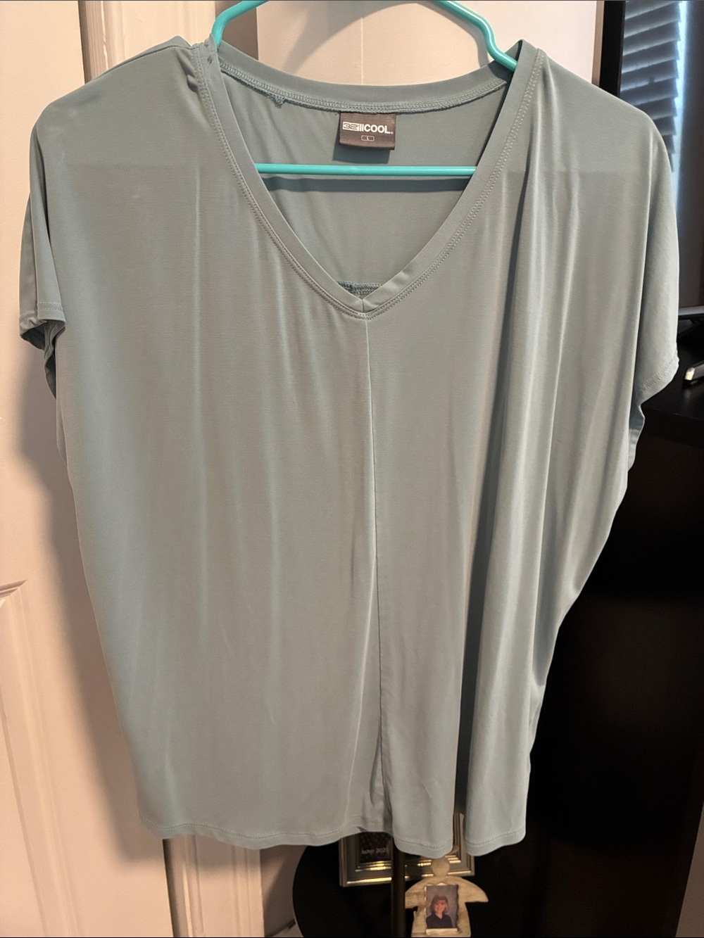 32 Degrees Cool Light Blue V-Neck Short Sleeve Top
